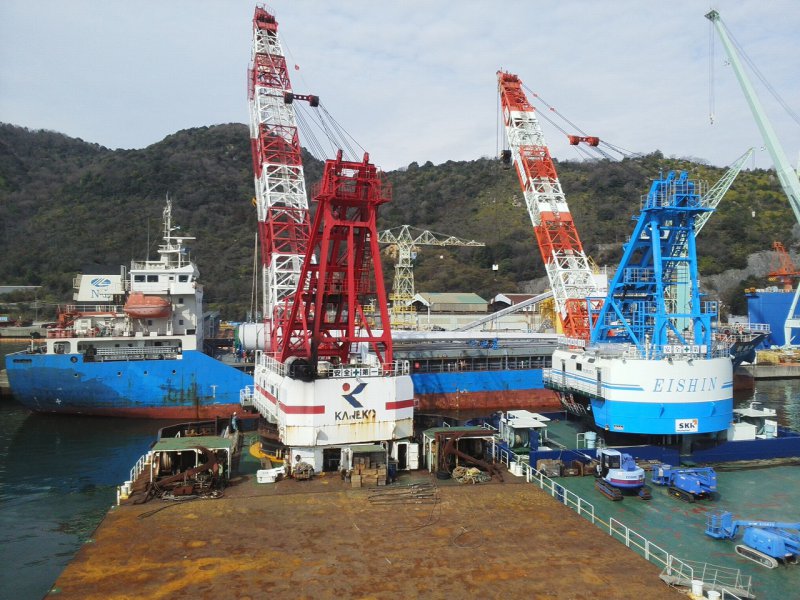 洋上風力発電機部材積替え工事 画像02