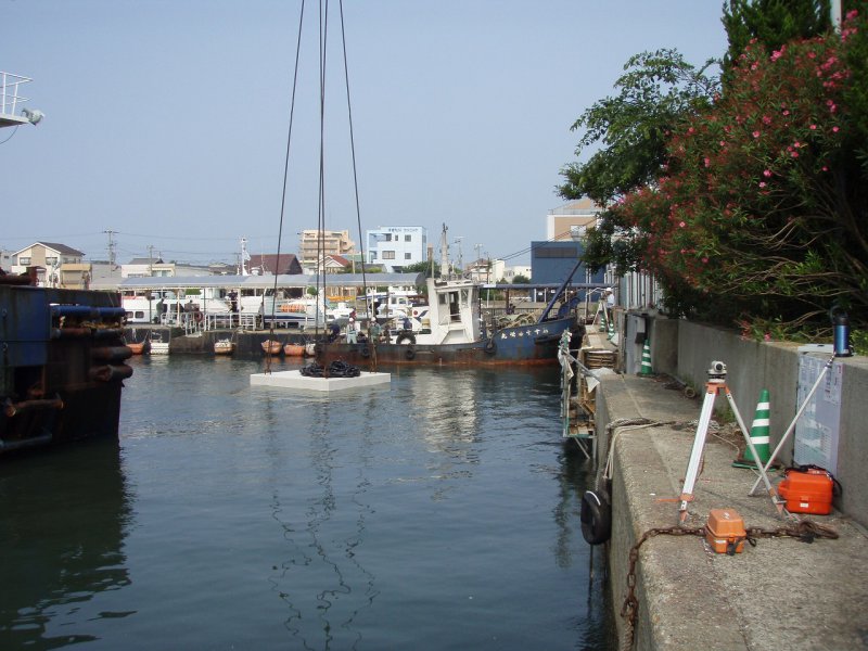 明石港本港地区浮桟橋据付工事 画像03