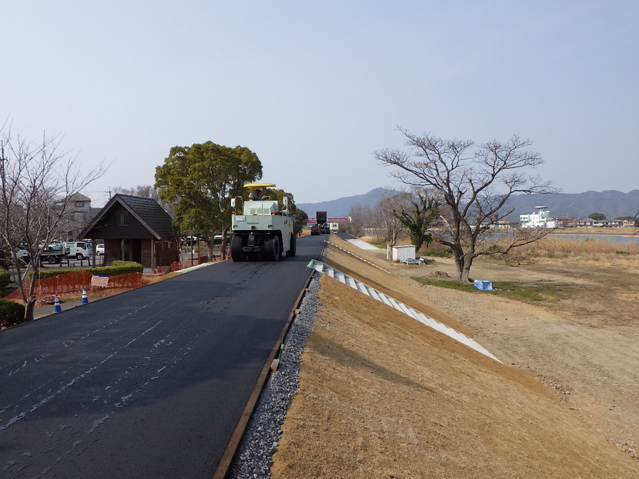 令和３－４年度　新喜来堤防護岸外工事 画像03