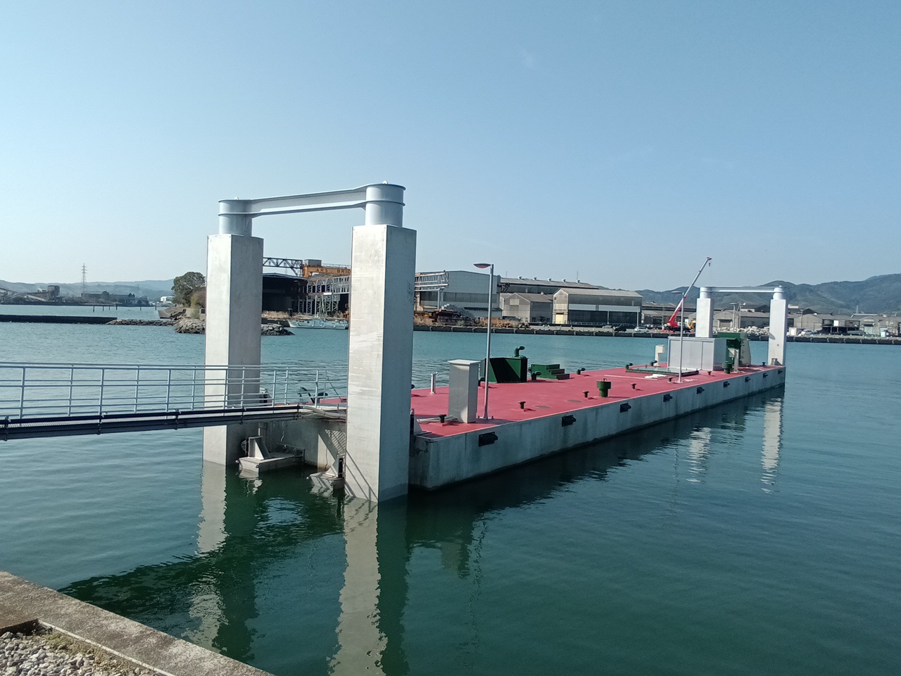 徳島小松島港みずき代替船係留施設設置工事 画像03
