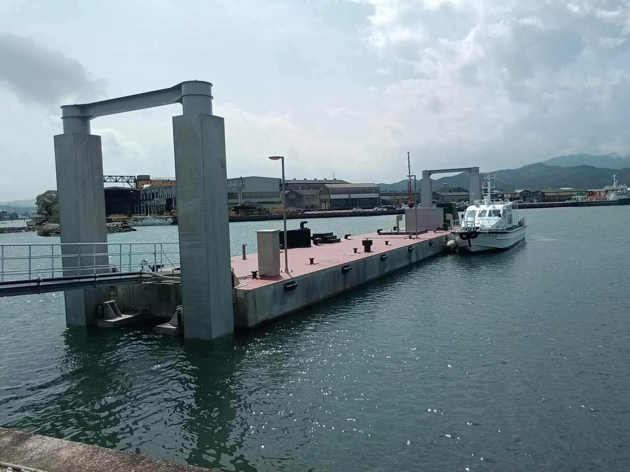 徳島小松島港みずき代替船係留施設設置工事 画像04